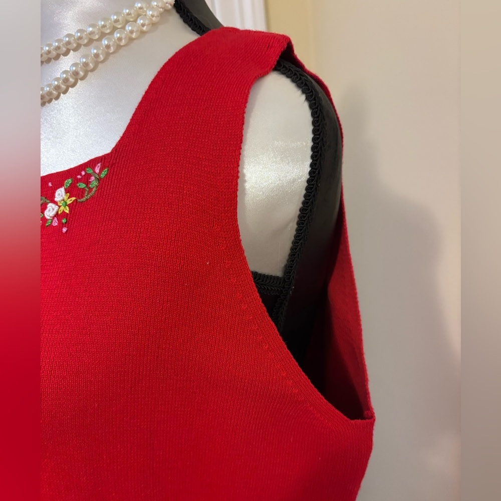 DESIGNER ORIGINALS Red Sleeveless Top with Floral Embroidery - Picture 4 of 7